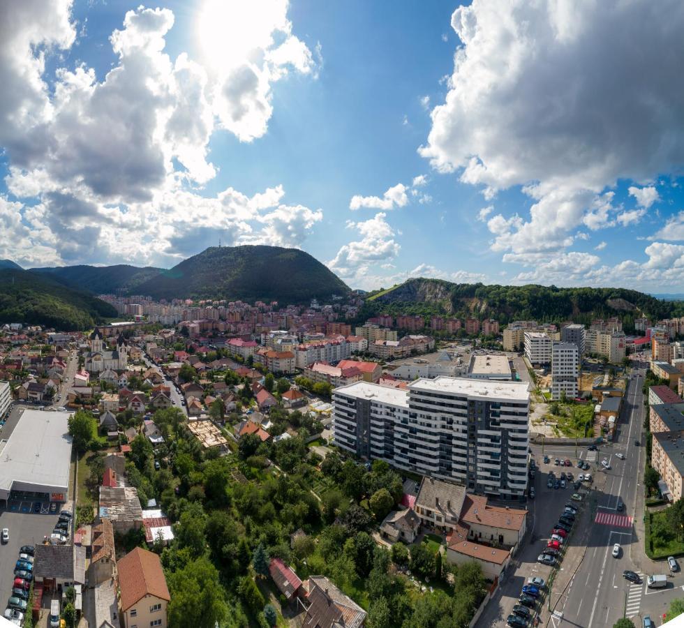 Dragonfly Gardens - The Wagons Hotel Brasov Bagian luar foto